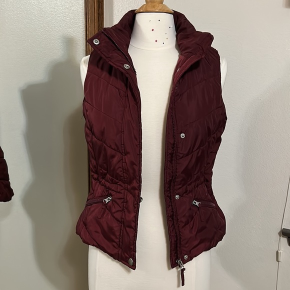 American Rag Puffer Vest - Picture 4 of 6